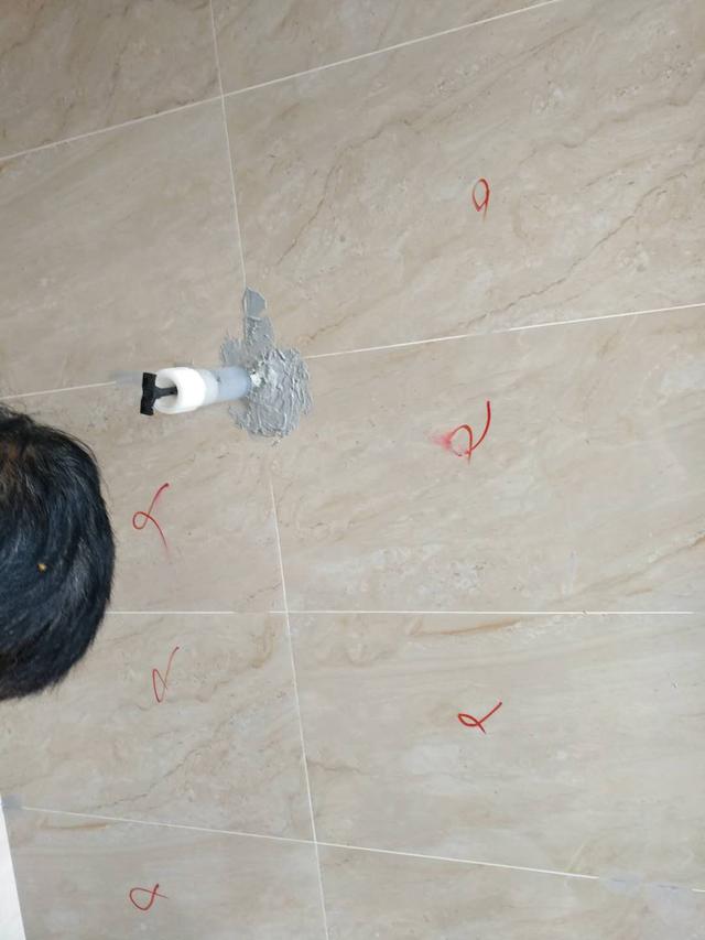 墙砖脱了有什么胶水可以贴吗(墙上瓷砖脱落用什么胶贴上去?) 墙砖脱了有什么胶水可以贴吗(墙上瓷砖脱落用什么胶贴上去?)